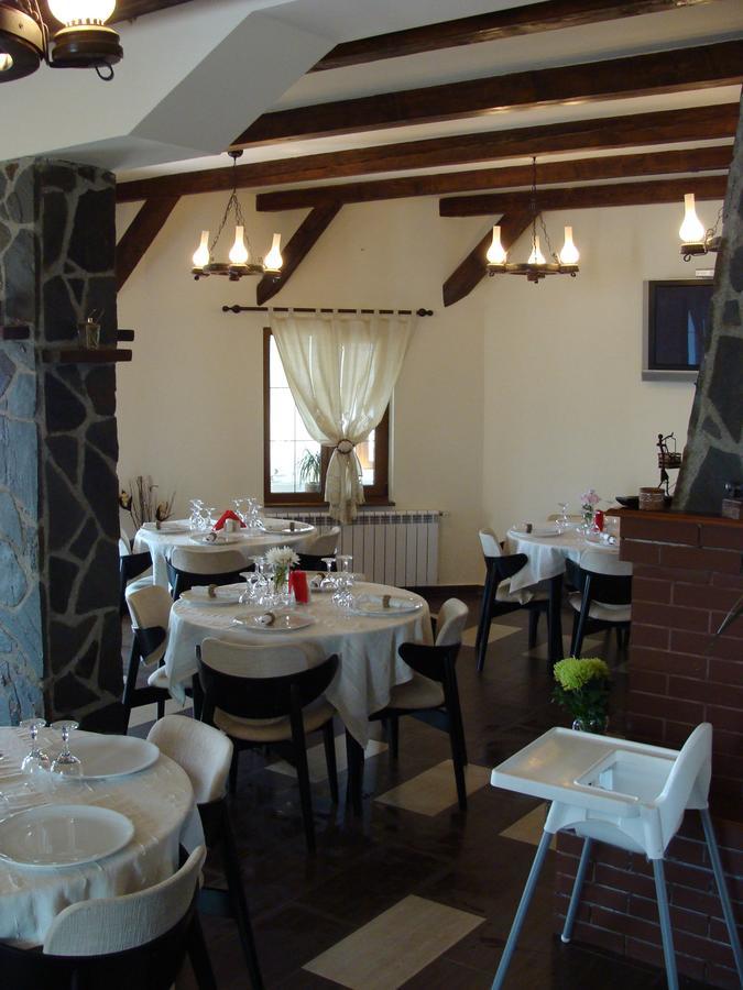 Pensiunea Taverna Bucium Iasi Exterior photo
