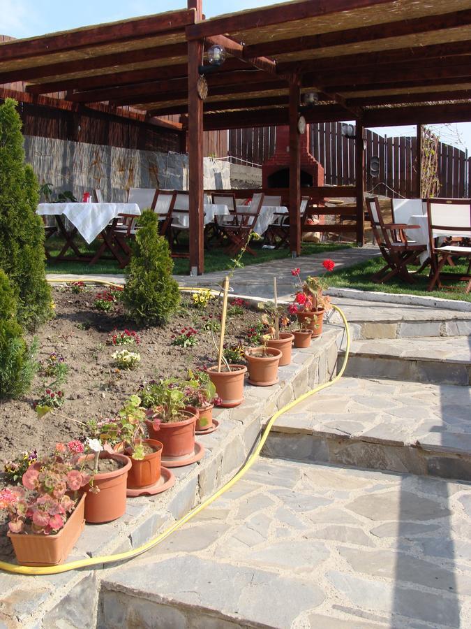 Pensiunea Taverna Bucium Iasi Exterior photo