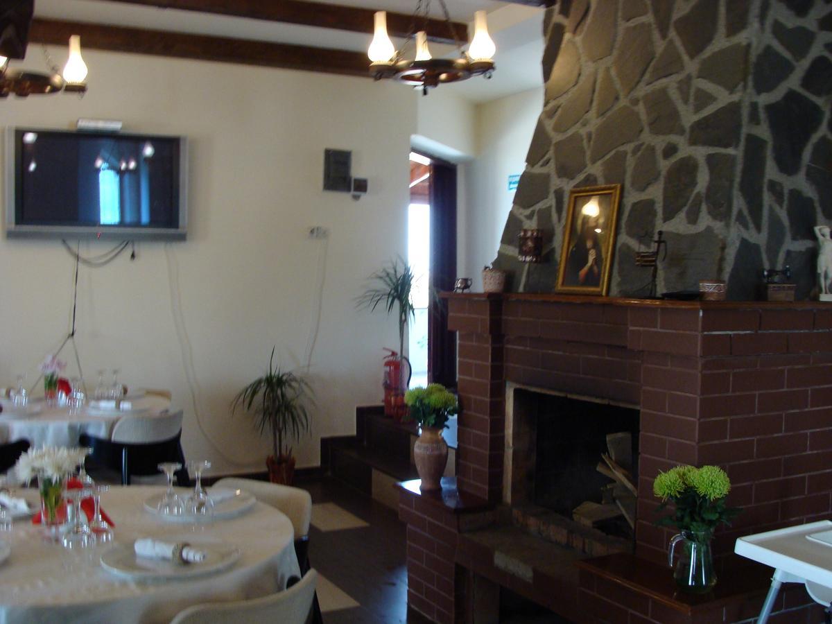Pensiunea Taverna Bucium Iasi Exterior photo