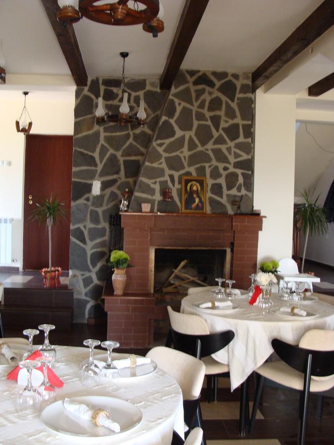 Pensiunea Taverna Bucium Iasi Exterior photo
